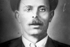 433: John Carroll. (circa 1902) [courtesy of Rita (Ennis) Clowe]  - son of John Carroll &amp;amp; Elizabeth Dunphy, married Elizabeth Reddy